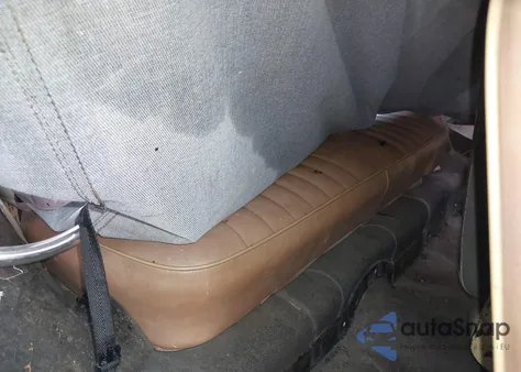 1987 GMC Jimmy V15 z USA, uszkodzony, nr VIN 1GKEV18H7HF533161